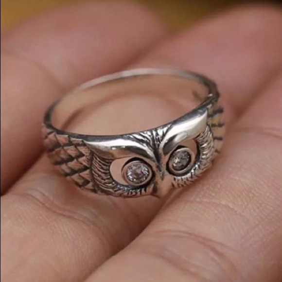 Silver Tone Diamond Eye Owl Ring - Picture 3 of 7